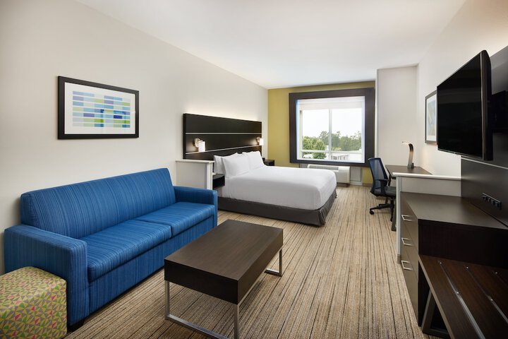Holiday Inn Express & Suites Valdosta West - Mall Area by IHG