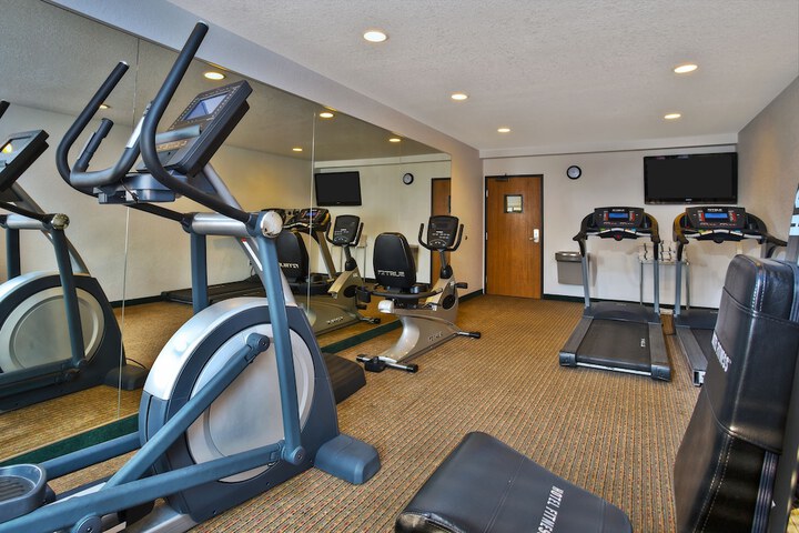 Holiday Inn Express & Suites Petoskey by IHG