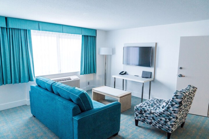 Room 19 of 28