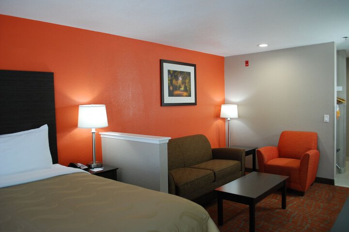 Room 15 of 37
