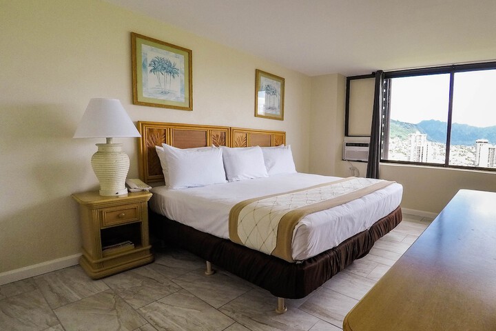 Room 8 of 21