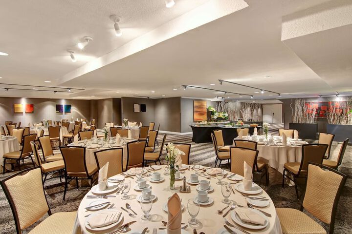 DoubleTree by Hilton Hotel Toronto Downtown