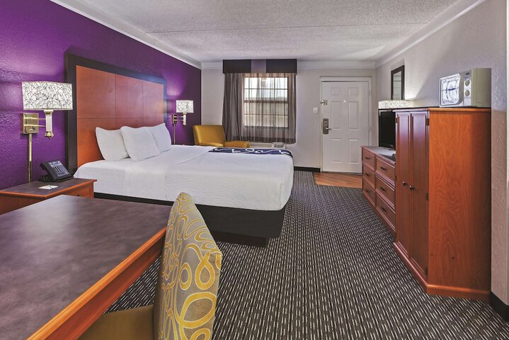 Room 16 of 27