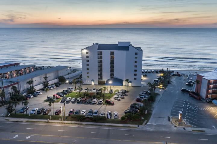 Hotel 5 of 105