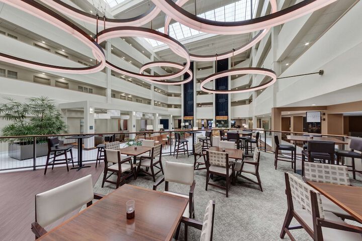 Embassy Suites by Hilton Milwaukee Brookfield
