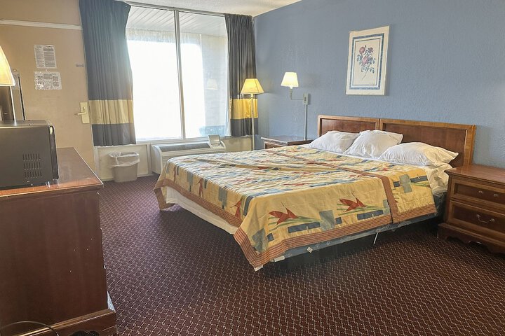 Room 81 of 95