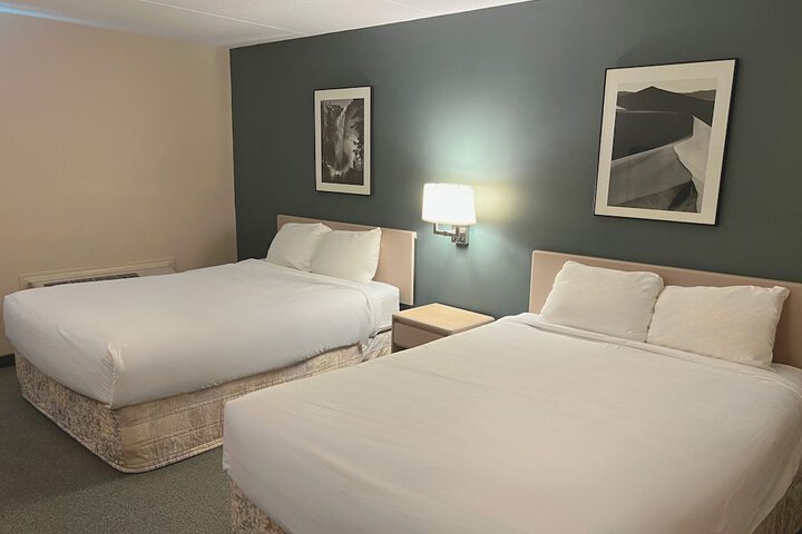 Room 10 of 26