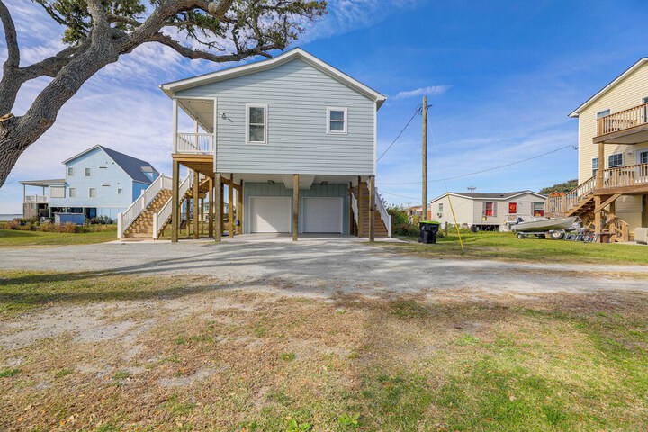 Waterview Home w / Sunset & Lighthouse Views