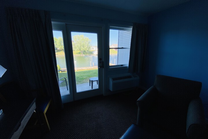 Fleetwood Inn & Suites