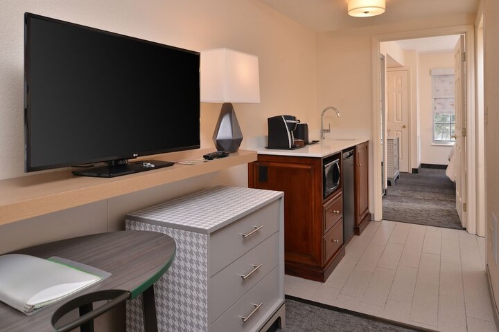 Room 16 of 41