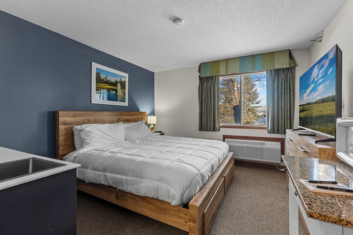Nisswa Hotel and Suites