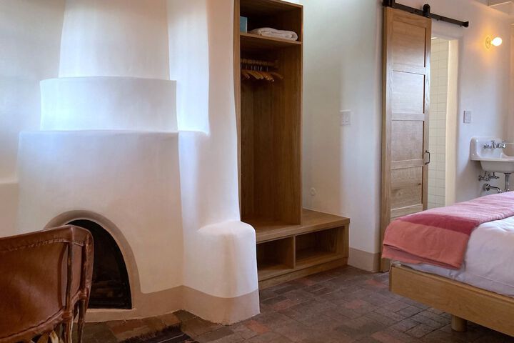 Room 10 of 75