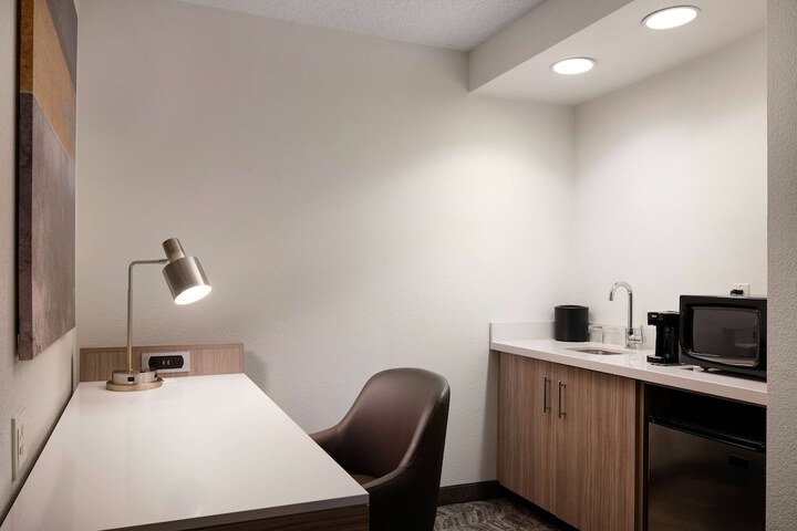 Room 11 of 22