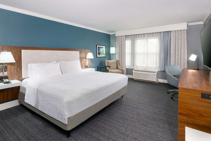 Room 30 of 44