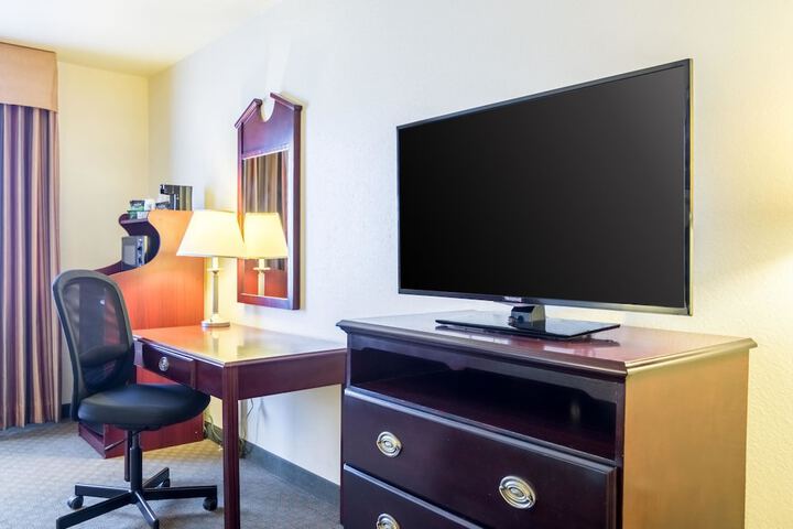 Quality Inn & Suites Alma I-40
