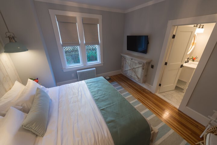 Room 25 of 59