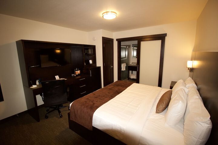 Room 11 of 37