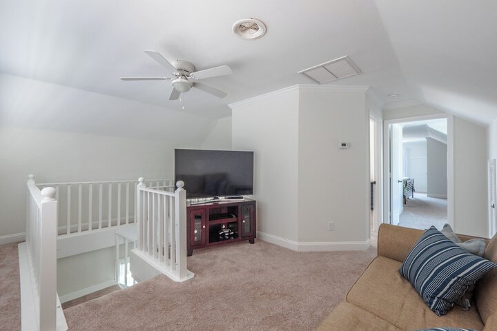 Surfside Cottage by Topsail Realty