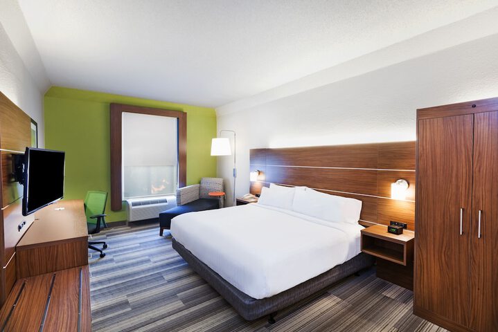 Room 11 of 39