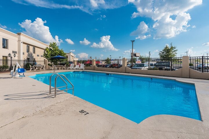 Pool 4 of 37