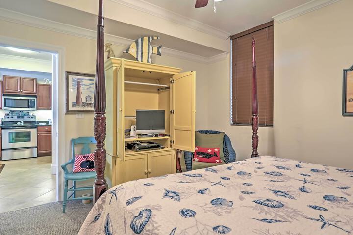 Beachfront Bliss on Dauphin Island w / Pool Access!