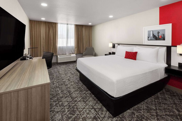 Room 11 of 24