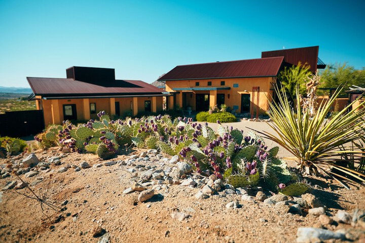 Hotel Exterior 52 of 55