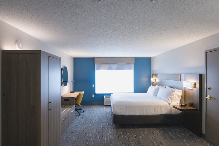 Room 44 of 145