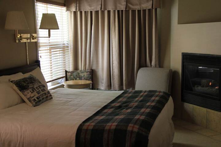 Waterton Lakes Lodge Resort