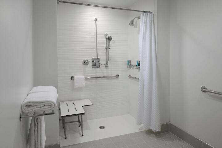 Room 10 of 35
