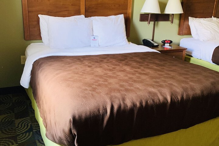 AmericInn by Wyndham Kewanee