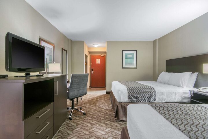 Room 32 of 91