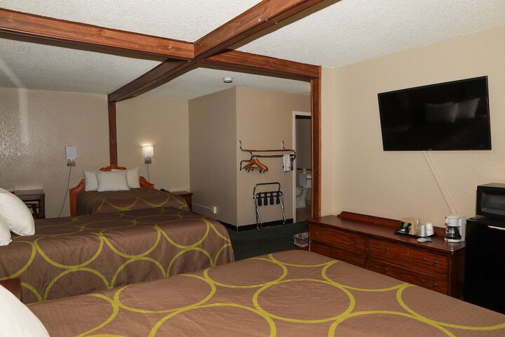 Room 16 of 27