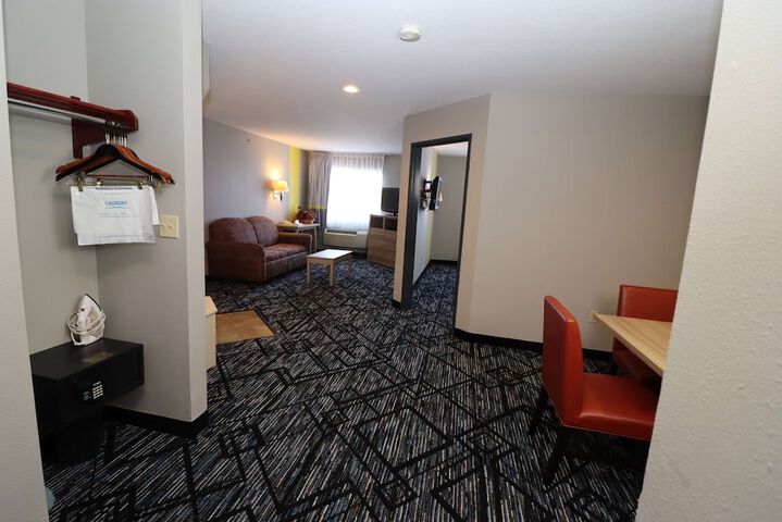 Super 8 by Wyndham Perryville