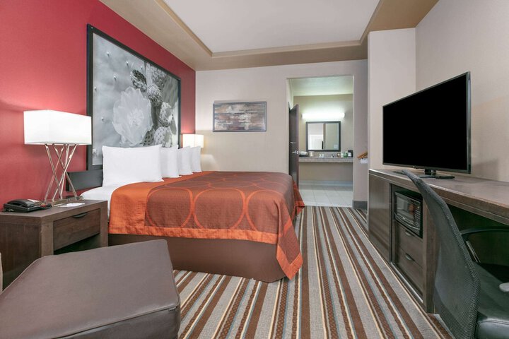 Room 18 of 27