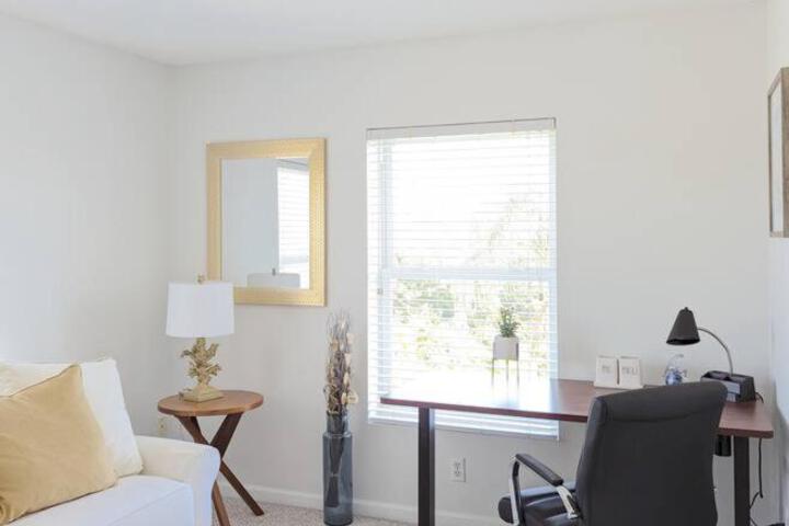 Be a Nomad - Lovely Neptune Beach 2bed Monthly