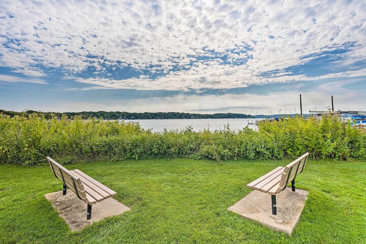 Breezy-chic Apartment - Steps to Geneva Lake!