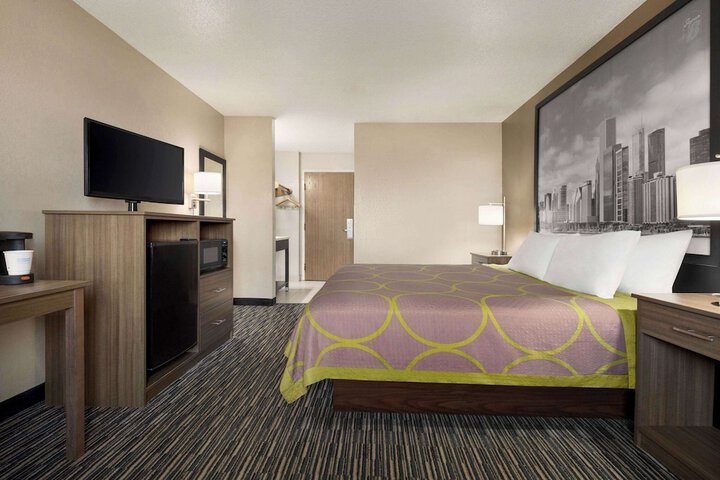 Room 27 of 36