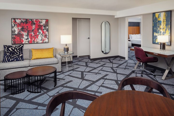 DoubleTree by Hilton Hotel & Suites Pittsburgh Downtown