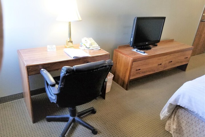 Room 9 of 32