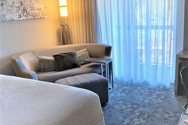Room 21 of 53