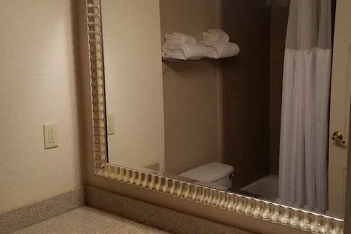Room 50 of 67