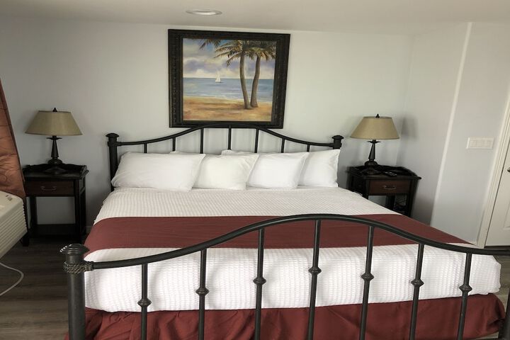 Beachgate CondoSuites and Oceanfront Resort