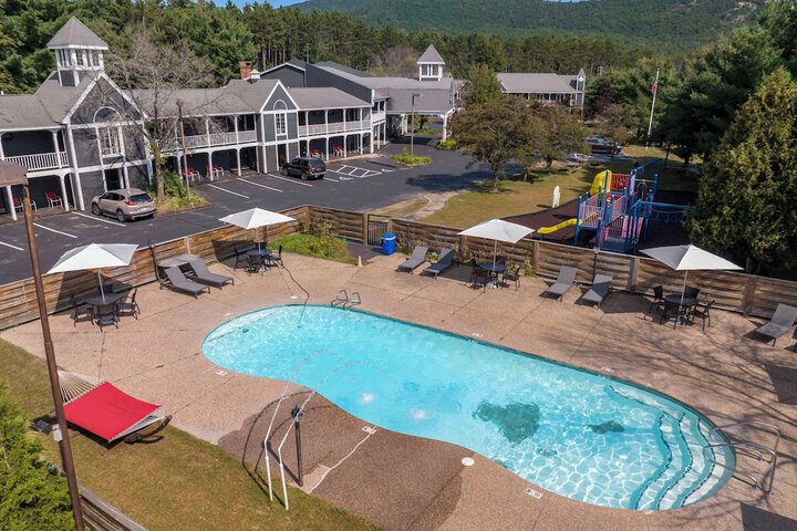 Pool 20 of 82