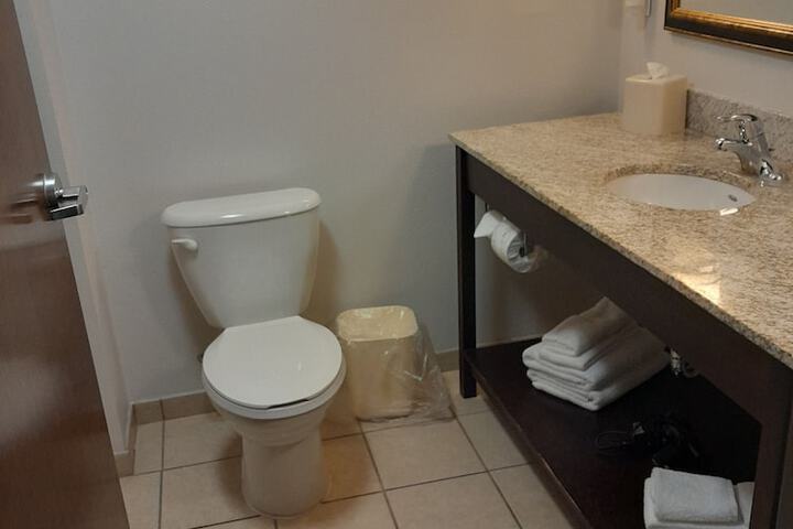 Comfort Suites Altoona North