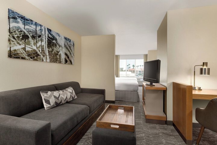 Room 12 of 17