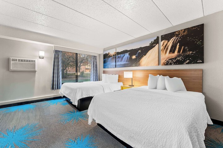Room 22 of 40