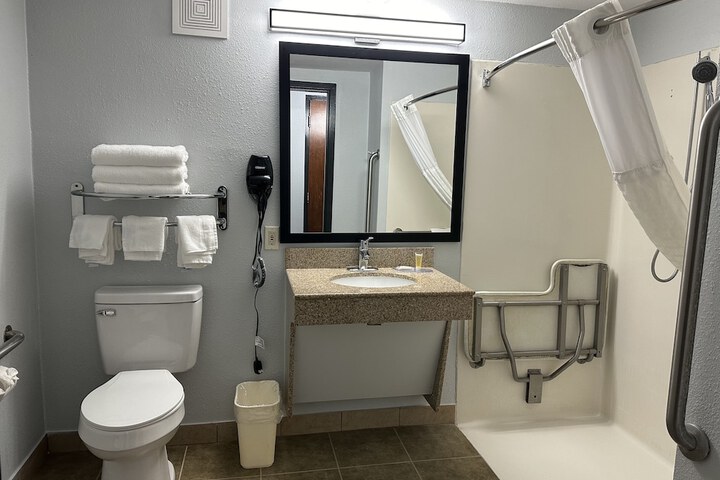 Room 42 of 59