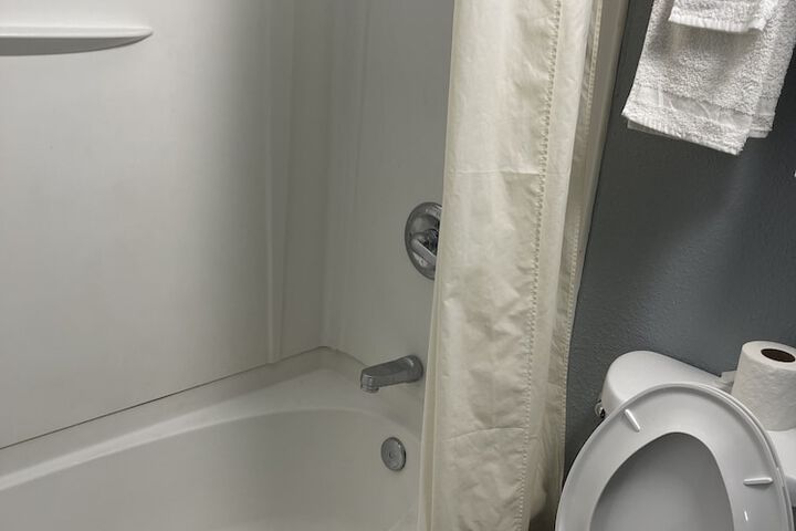 Room 9 of 22