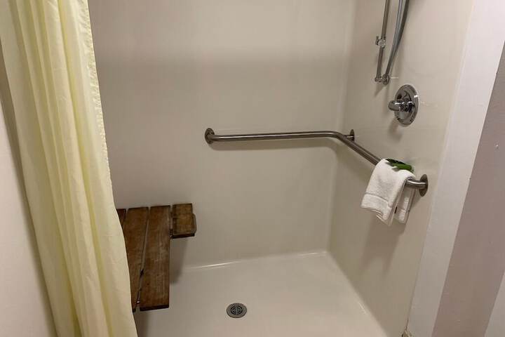Budgetinn & Suites